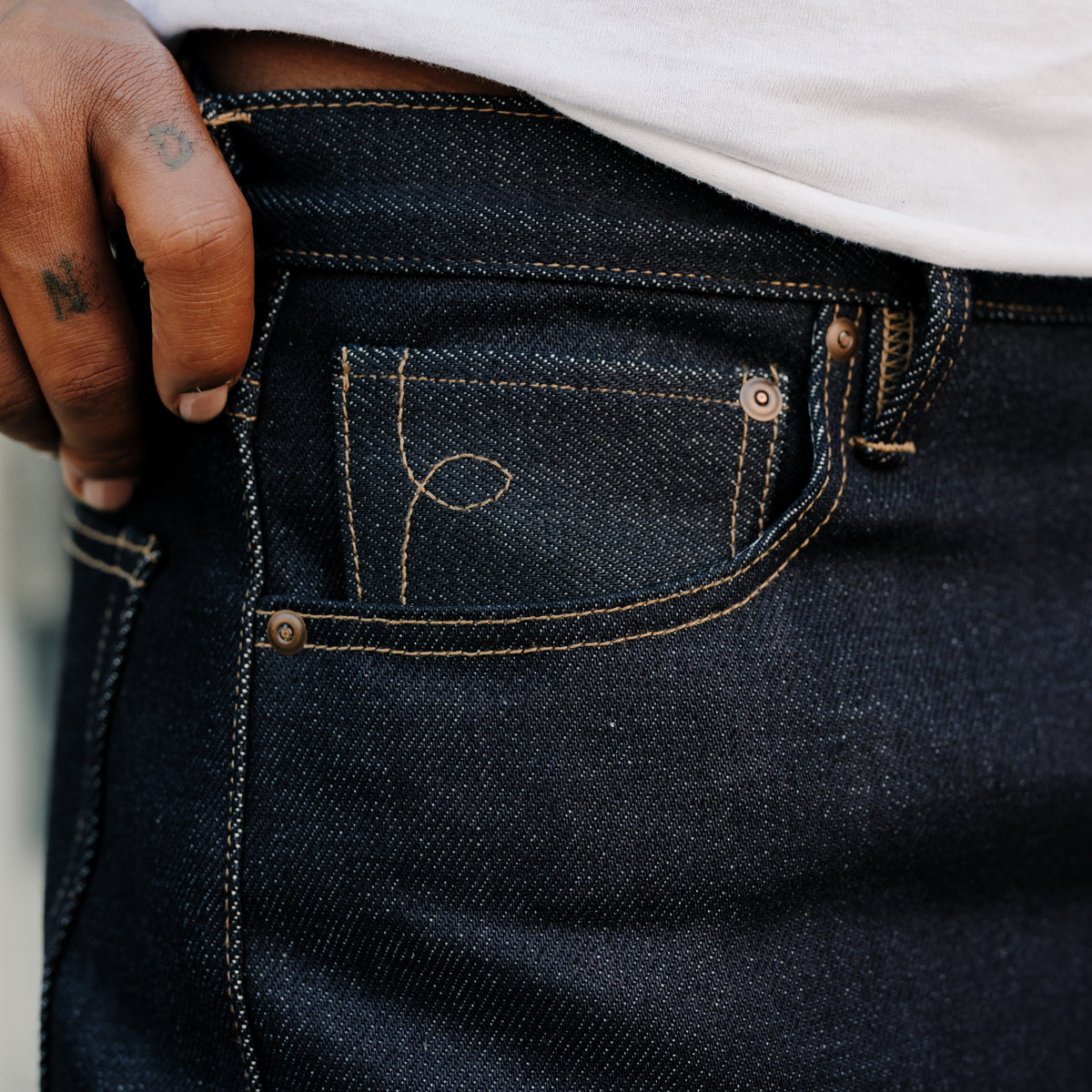 Rogue Territory 22oz Strider Indigo