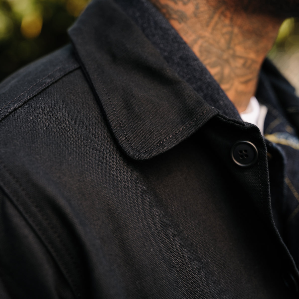 Rogue Territory Dry Wax Canvas Trench Coat Black