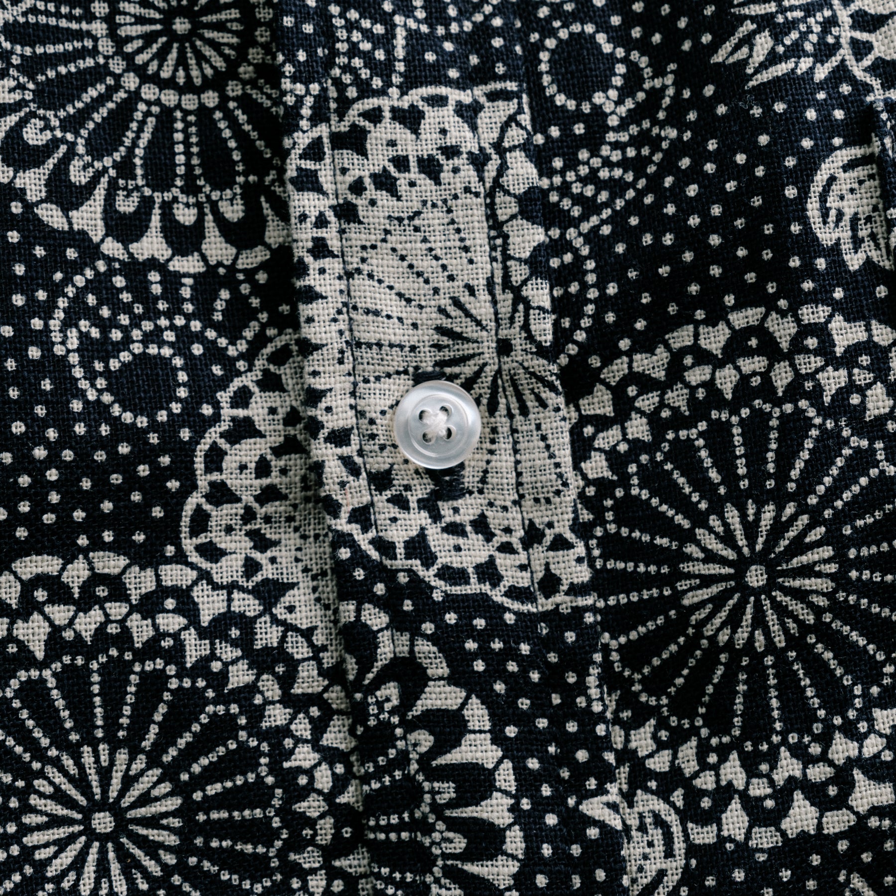 Rogue Territory Oxford Shirt Indigo Medallion