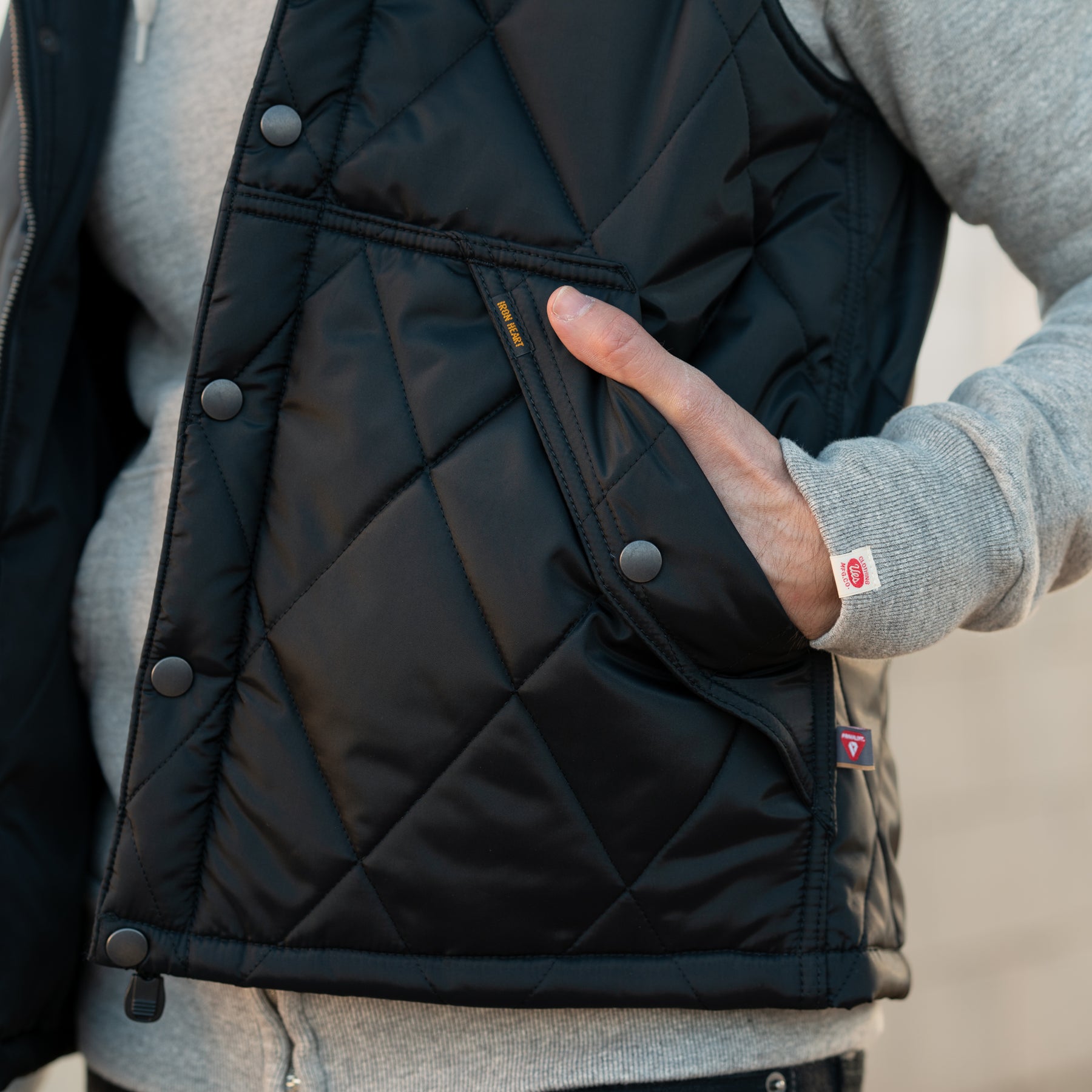 Iron Heart IHV-44-BLK Primaloft Gold Quilted Vest Black