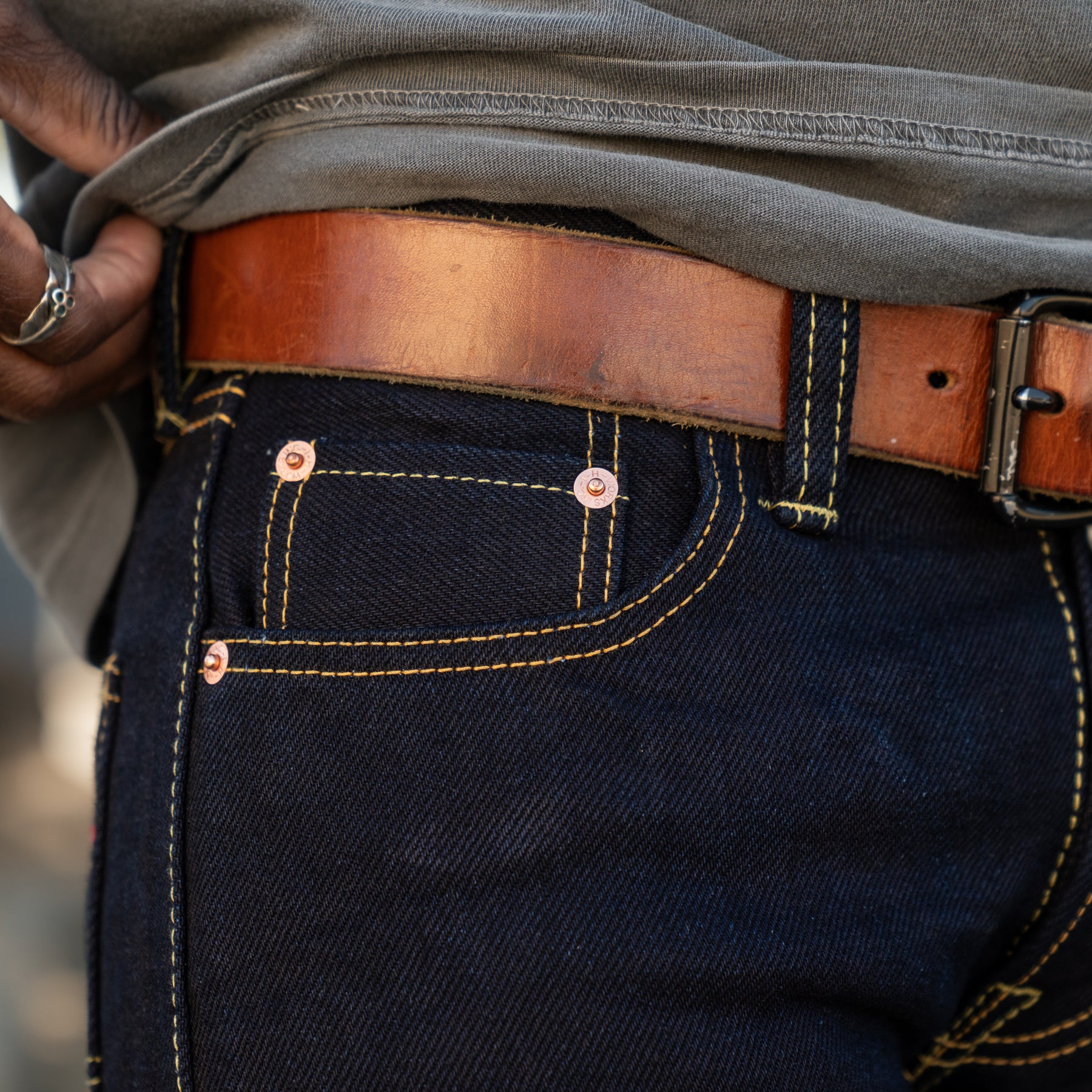 Iron Heart IH-777S-21ib 21oz Selvedge Denim Slim Tapered Jean Indigo/ Black