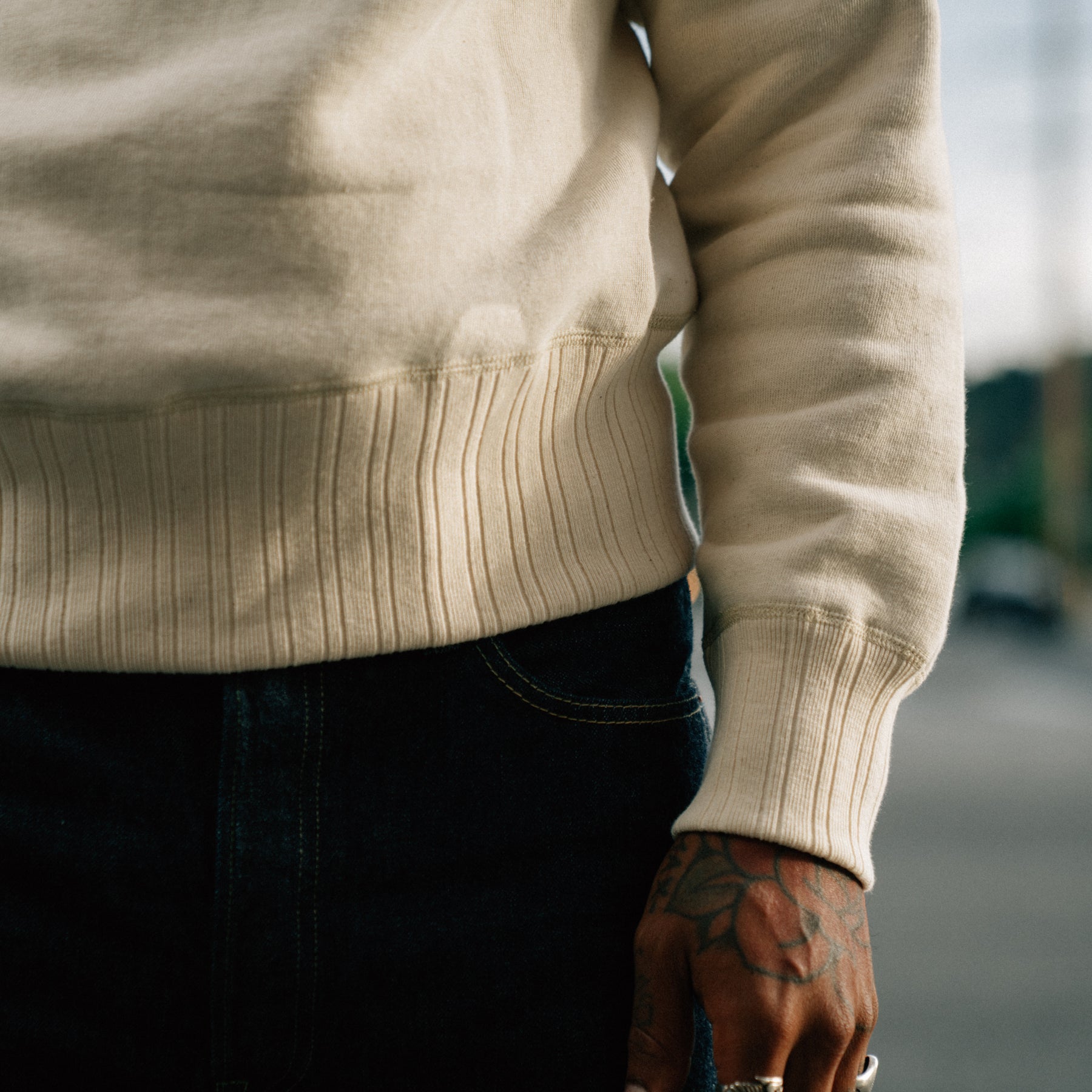 Full Count 3741-23 Double V Set in Sleeve Mother Cotton Ecru