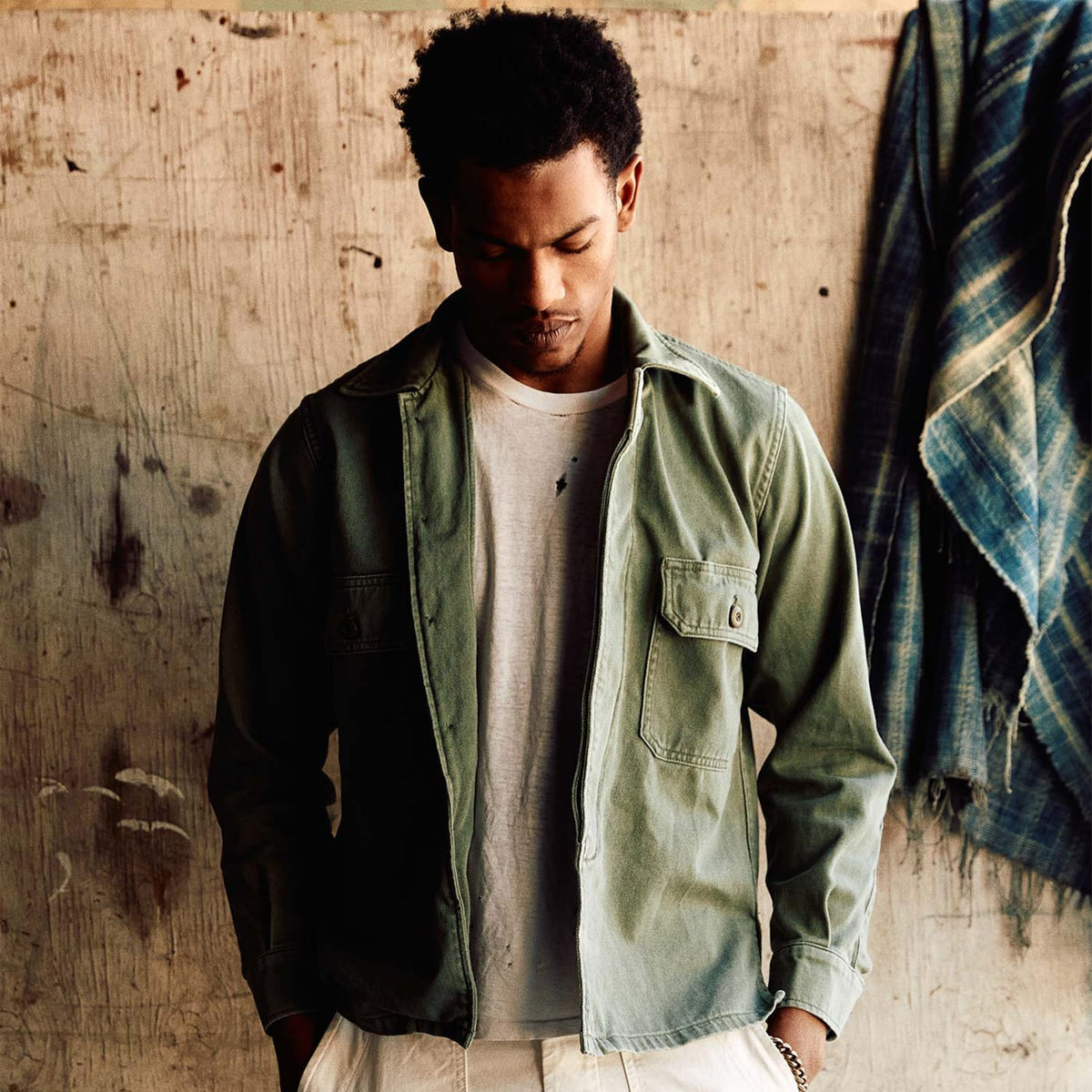 Imogene + Willie Military Shirt Jacket in Fatigue Green