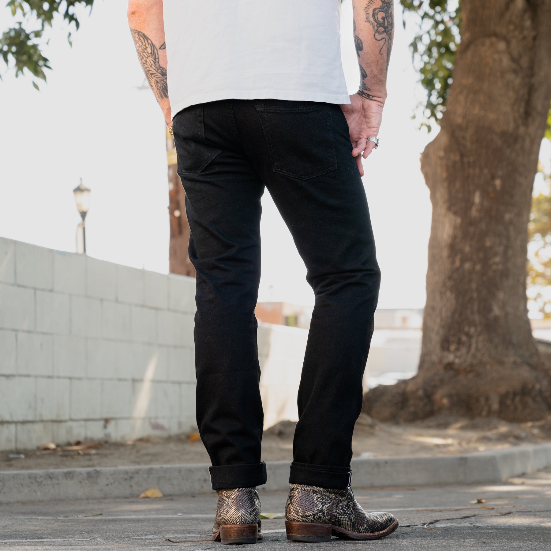 Black X Black Selvedge Denim: Momotaro B0105SP 15.7oz - YouTube